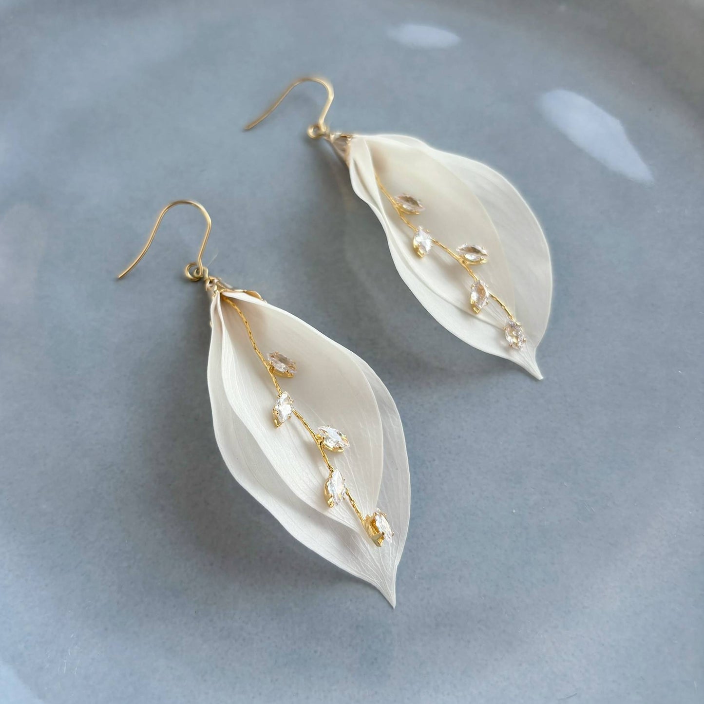 Bijoux de mariage Hana&Alice, boucles d'oreilles en ruscus stabilisé, élégance florale et moderne