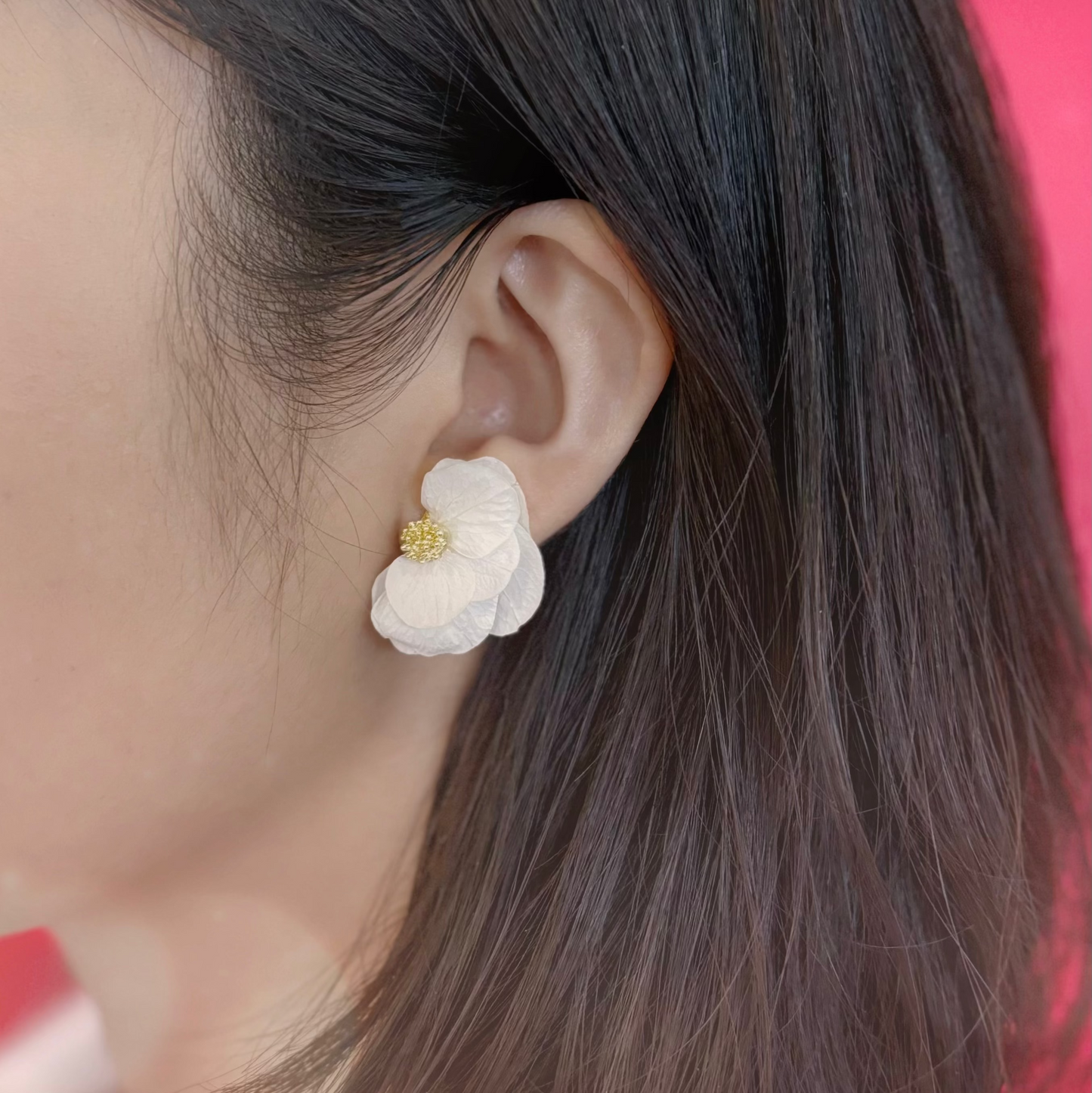 Bijoux faits main en forme de fleur de marguerite, parfaits pour un mariage ou un cadeau original, créés par la marque Hana&Alice.