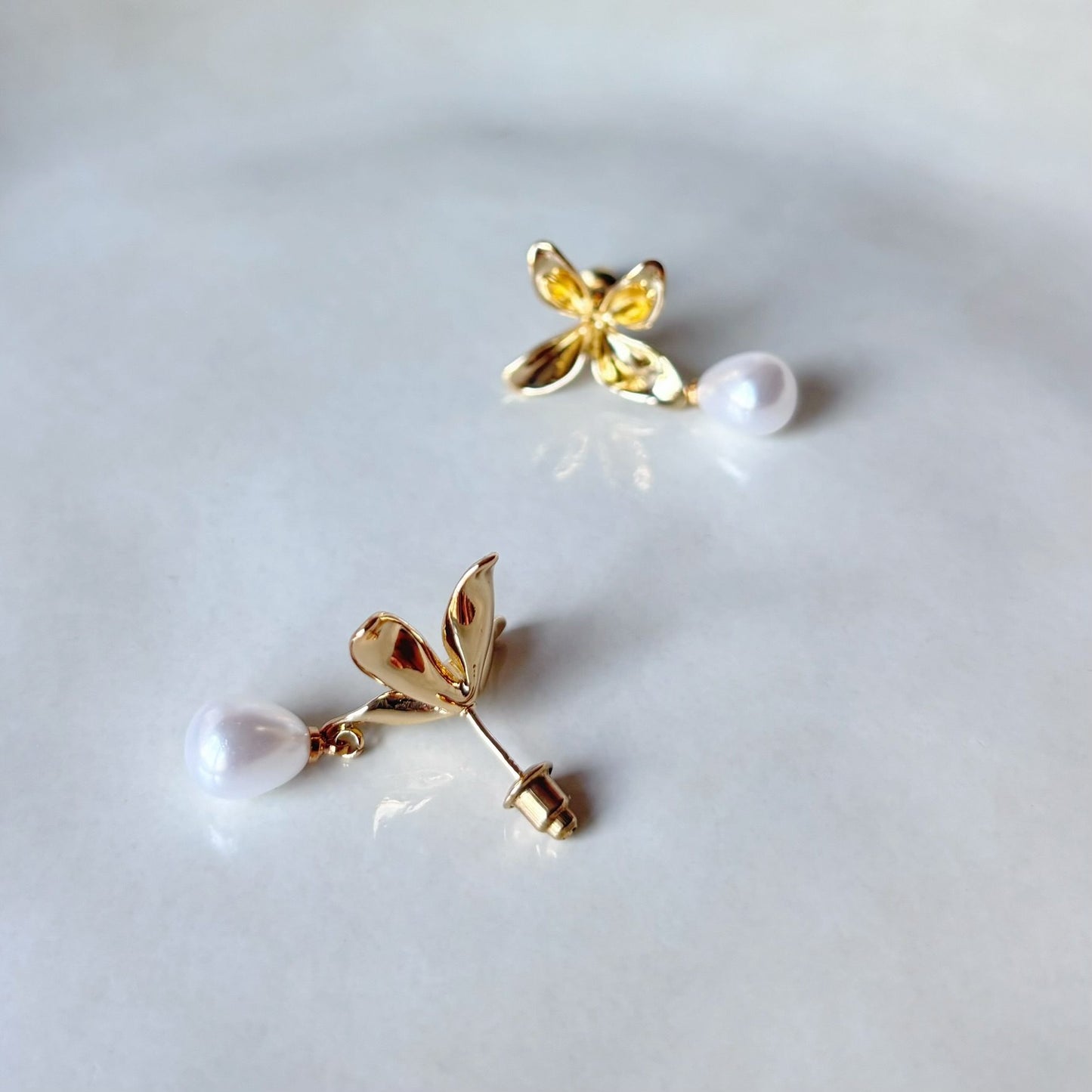 Boucles d’oreilles mariage fleur printanière élégante