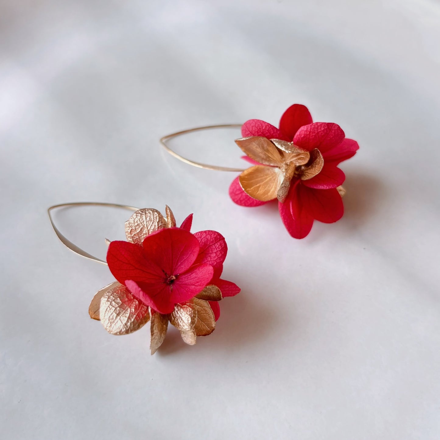 Bijoux mariage rouge Hana&Alice, boucles d’oreilles en fleurs stabilisées