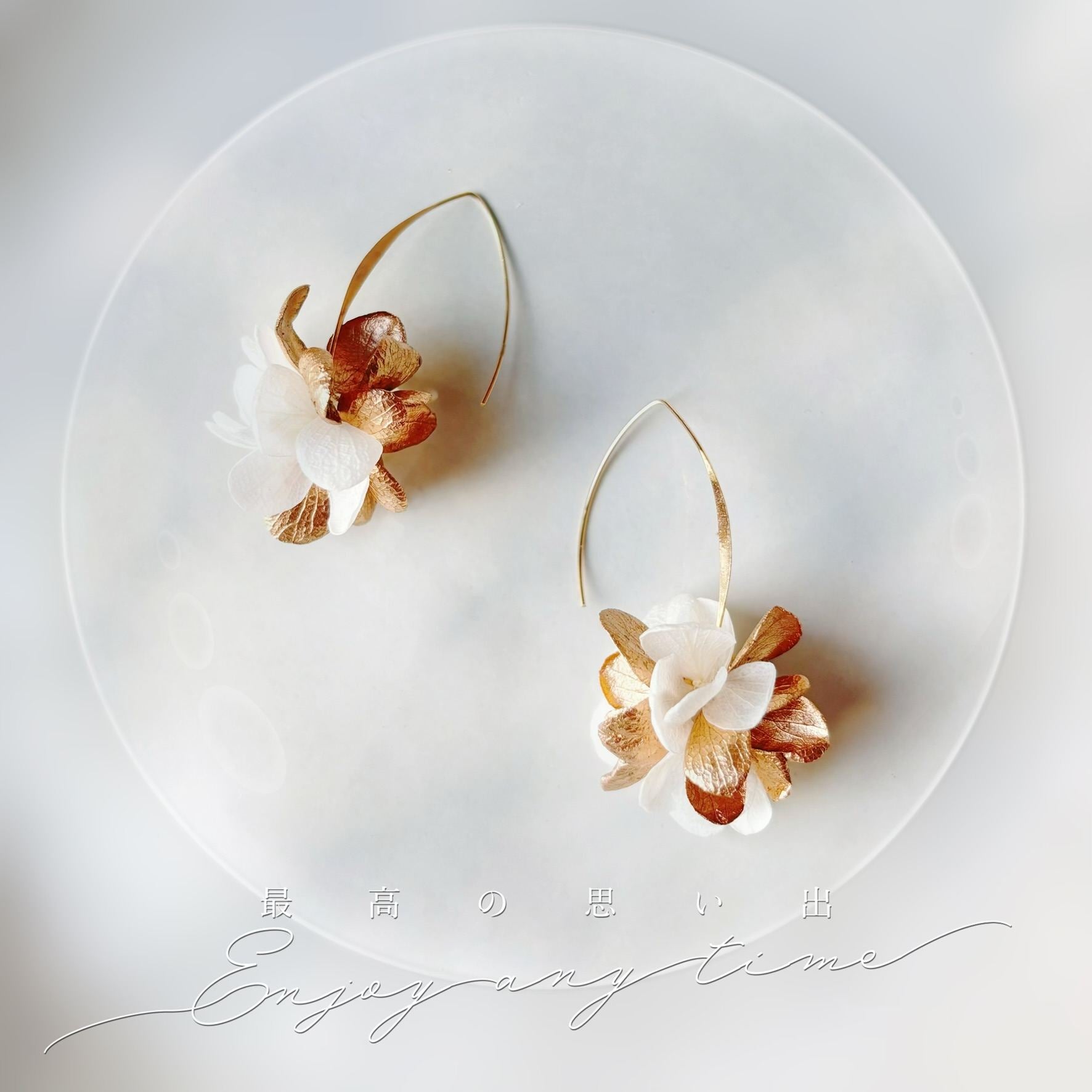 Boucles d’oreilles florales Hana&Alice, bijou mariage fait main chic et intemporel.