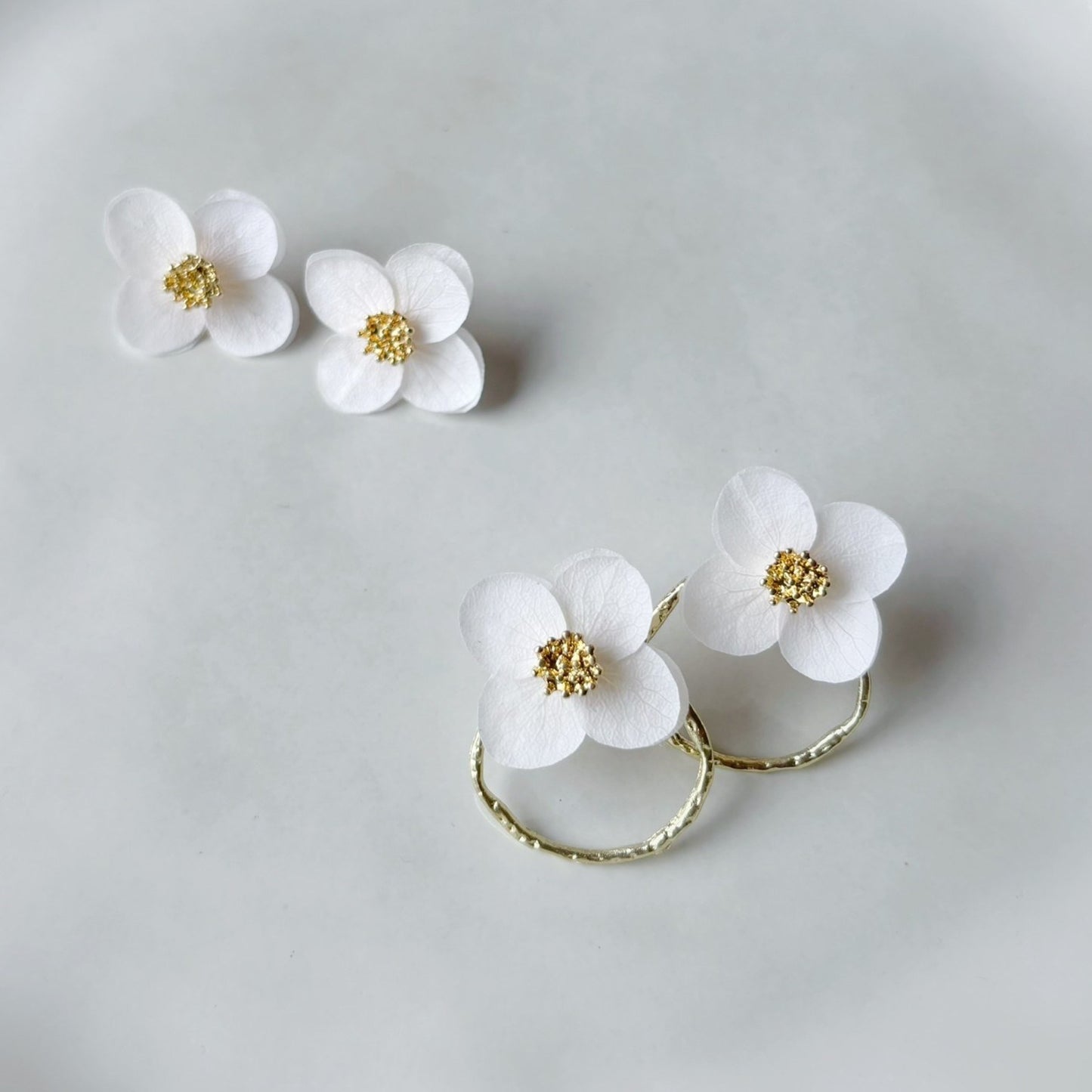 Boucles d’oreilles en hortensias stabilisés, bijoux mariage bohème chic
