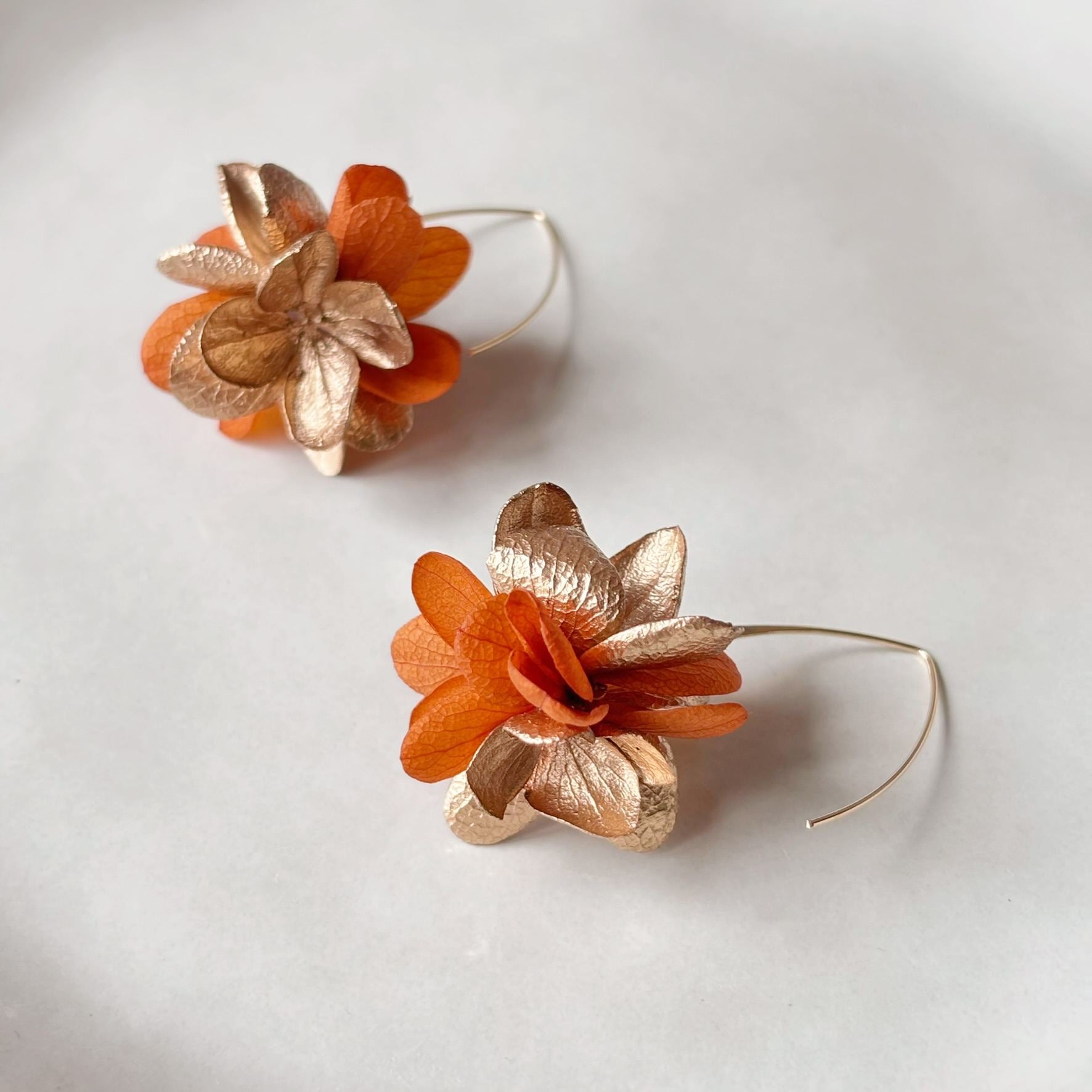 Accessoire mariage floral bohème chic en véritables fleurs stabilisées.