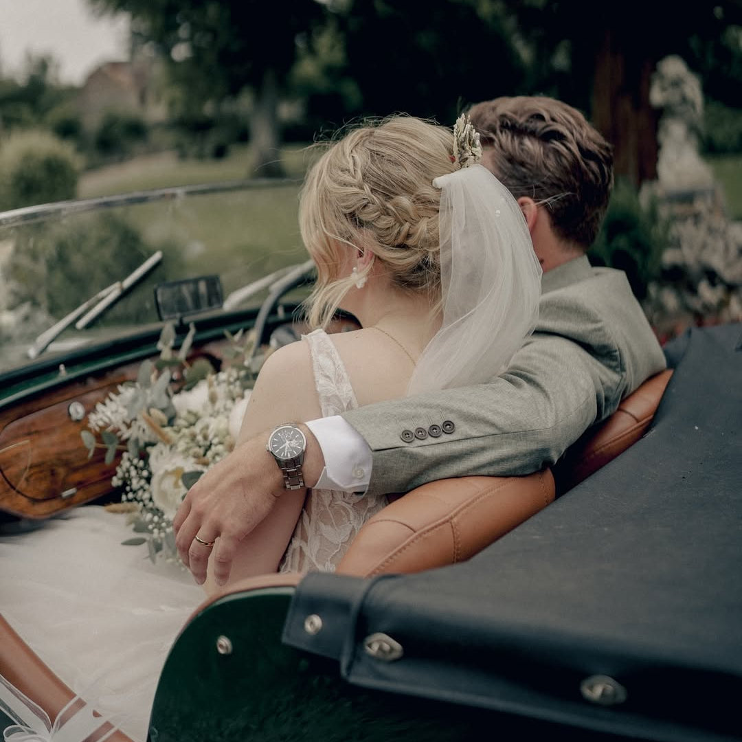 Boucles d'oreilles mariage en fleurs stabilisées et perle blanches, une touche naturelle et chic à votre look de mariage. Fait main par Hana&Alice.