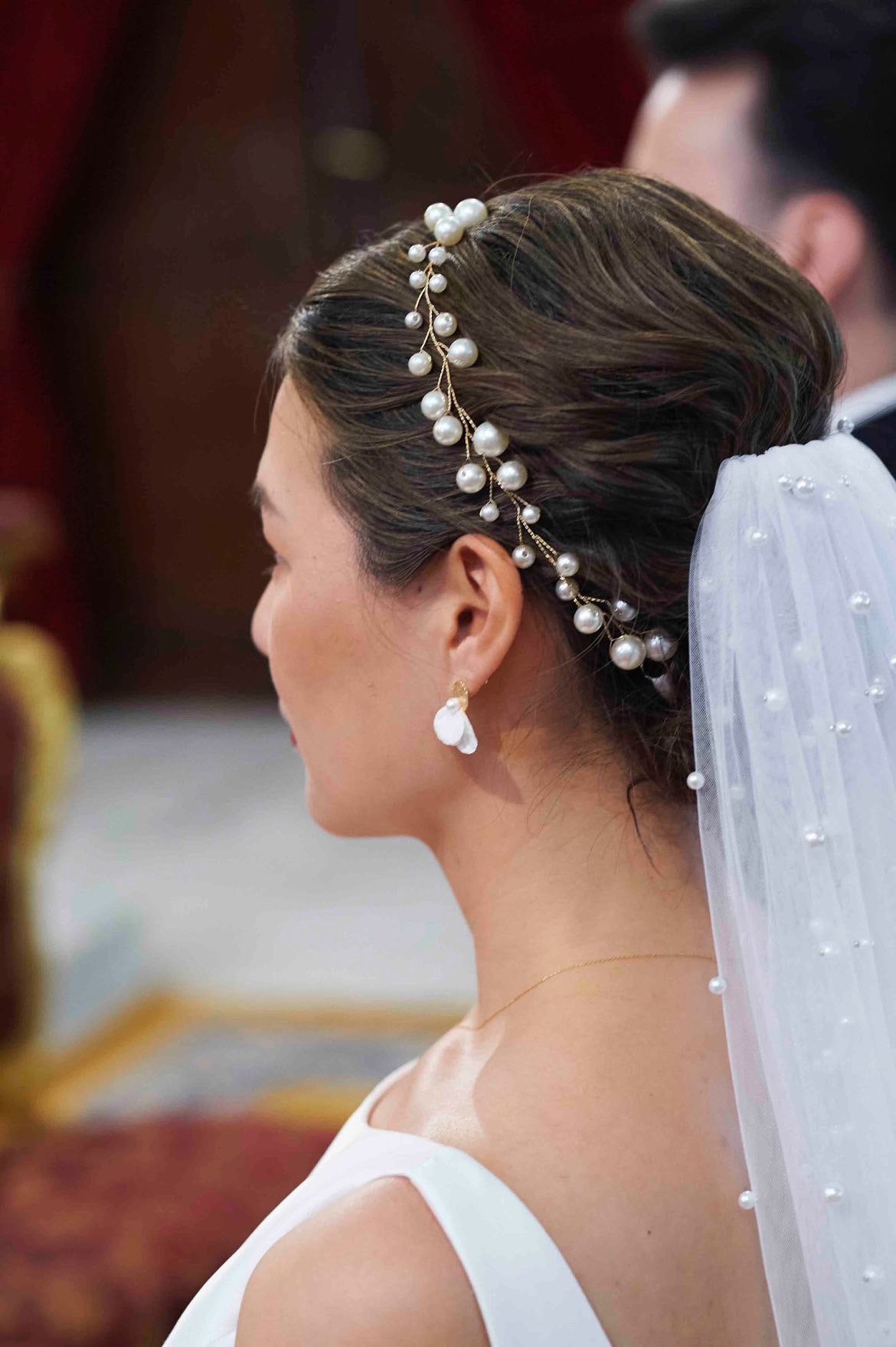 JENNIE - Boucles d'oreilles mariage à clips pour oreilles non percées fleur d'hortensia stabilisé blanc et perle Bijoux Mariage