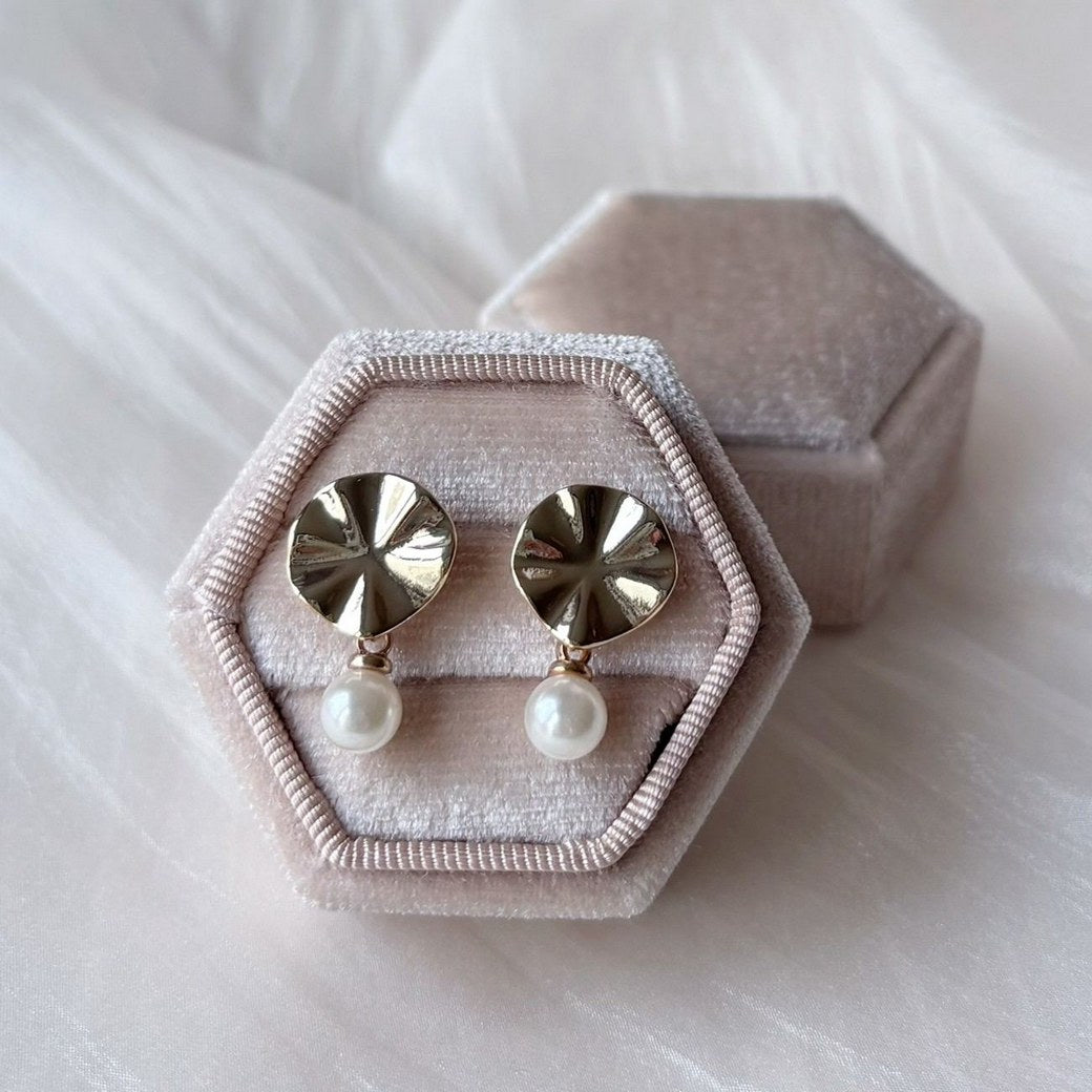 Parure de bijoux mariage perle blanche et feuille dorée, style poétique et cadeau pour elle