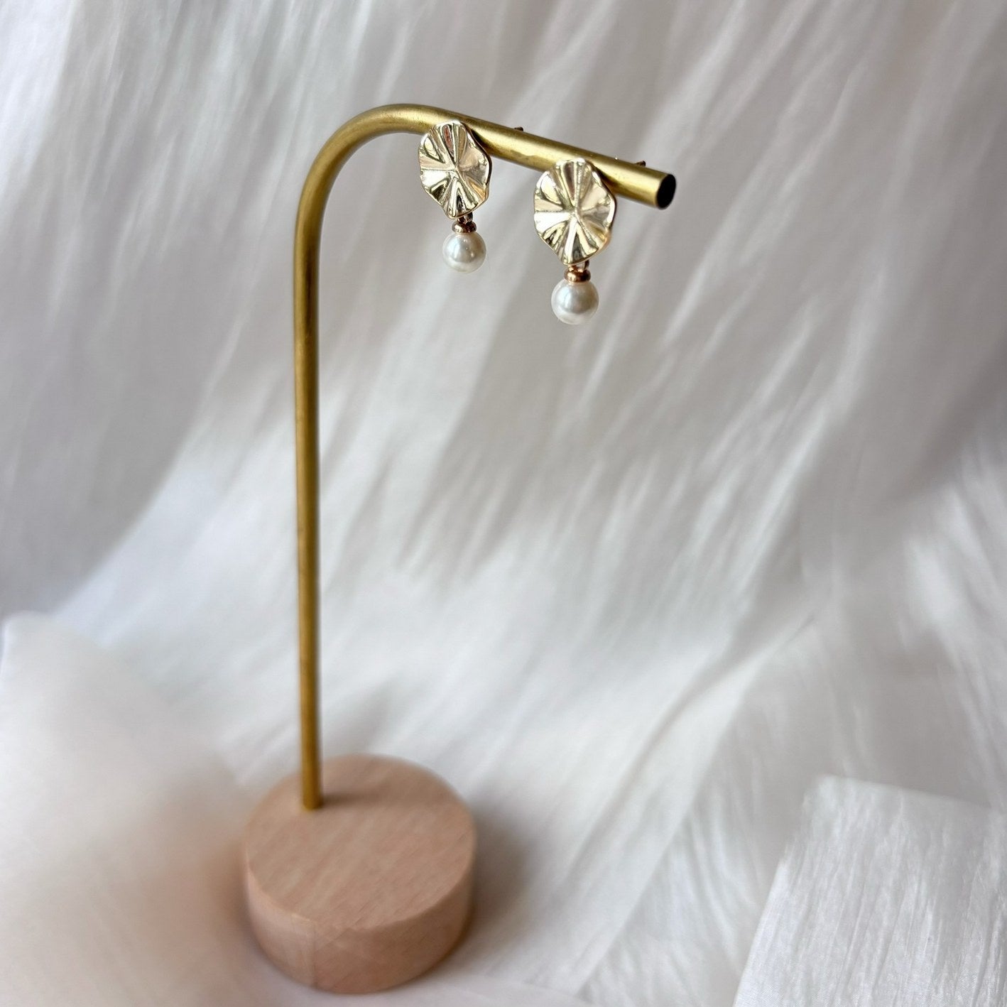 Boucles d’oreilles mariage perle pour une allure chic et naturelle, parfaites en cadeau Noël
