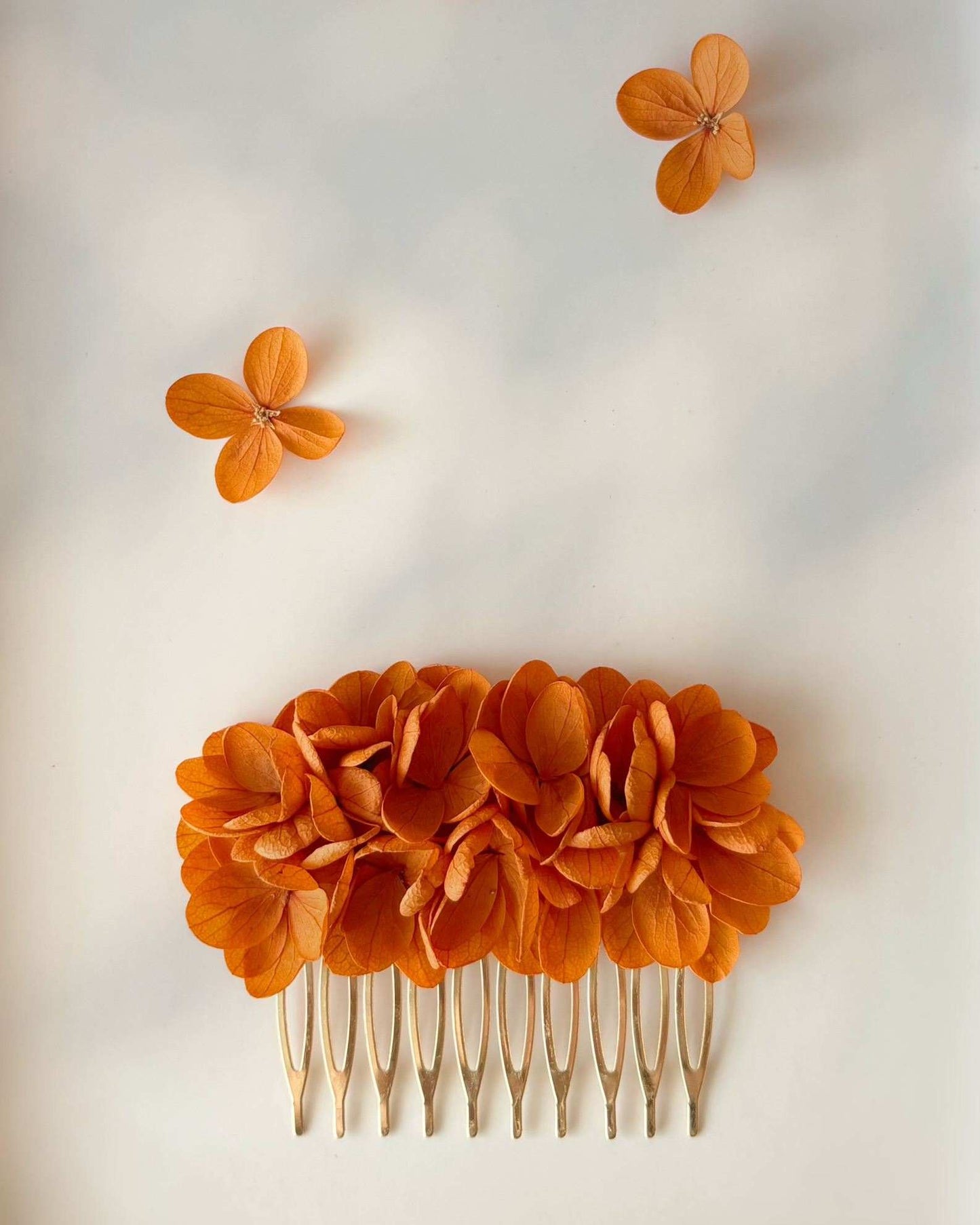 Peigne à cheveux mariage terracotta fait main fleurs hortensias stabilisés