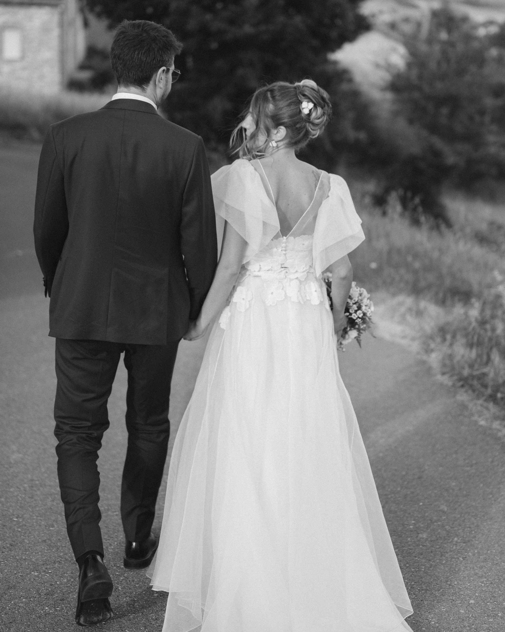 Bijou cheveux mariage avec pique fleurs stabilisées – création artisanale Hana&Alice