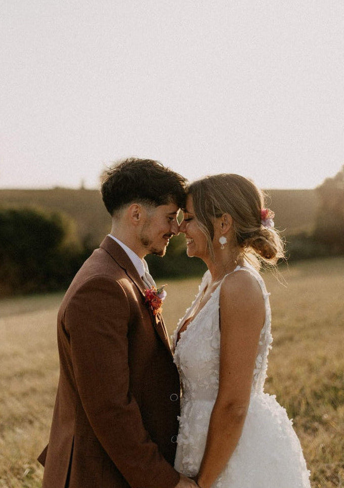 Marque créatrice de bijoux en fleurs stabilisées basée en France. Spécialisée dans la création de bijoux floraux chic pour sublimer les mariage, les évènements, les shooting photo, et les occasions spéciales.   