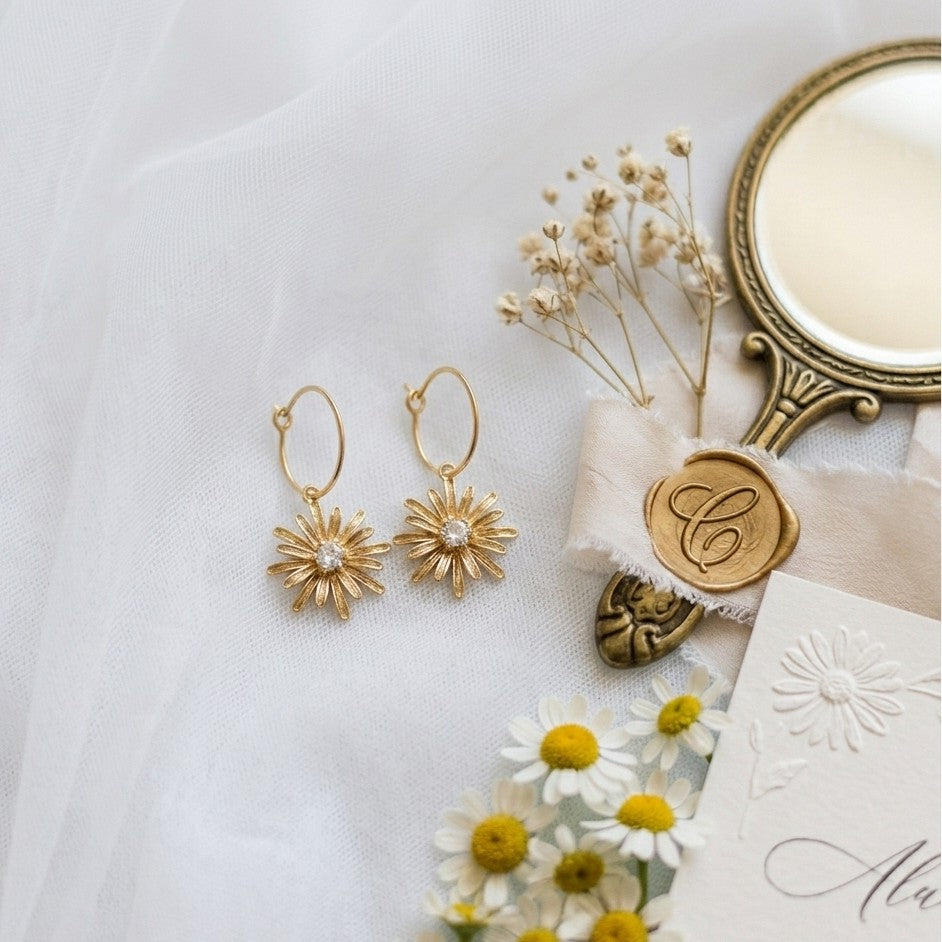 MARGARET - Collar de boda de flor de margarita dorado con circonio, Collar para novia de flor dorado chic, Conjunto de joyas para boda de flor chic