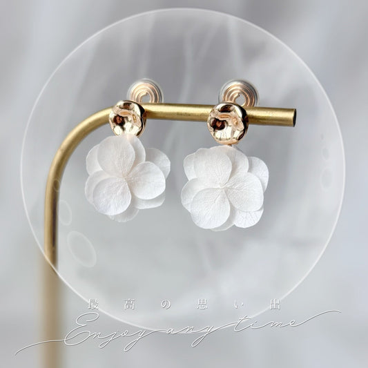 Clips d’oreilles mariage style bohème chic fleurs blanches