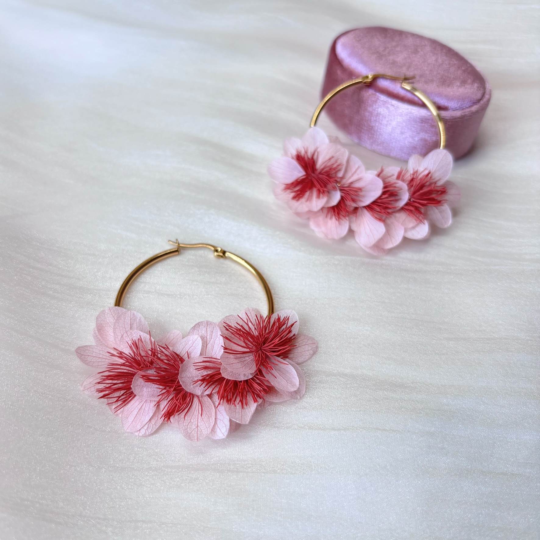 Bijoux mariage fleurs rose clair, parure poétique faite main pour mariée ou demoiselle d’honneur.