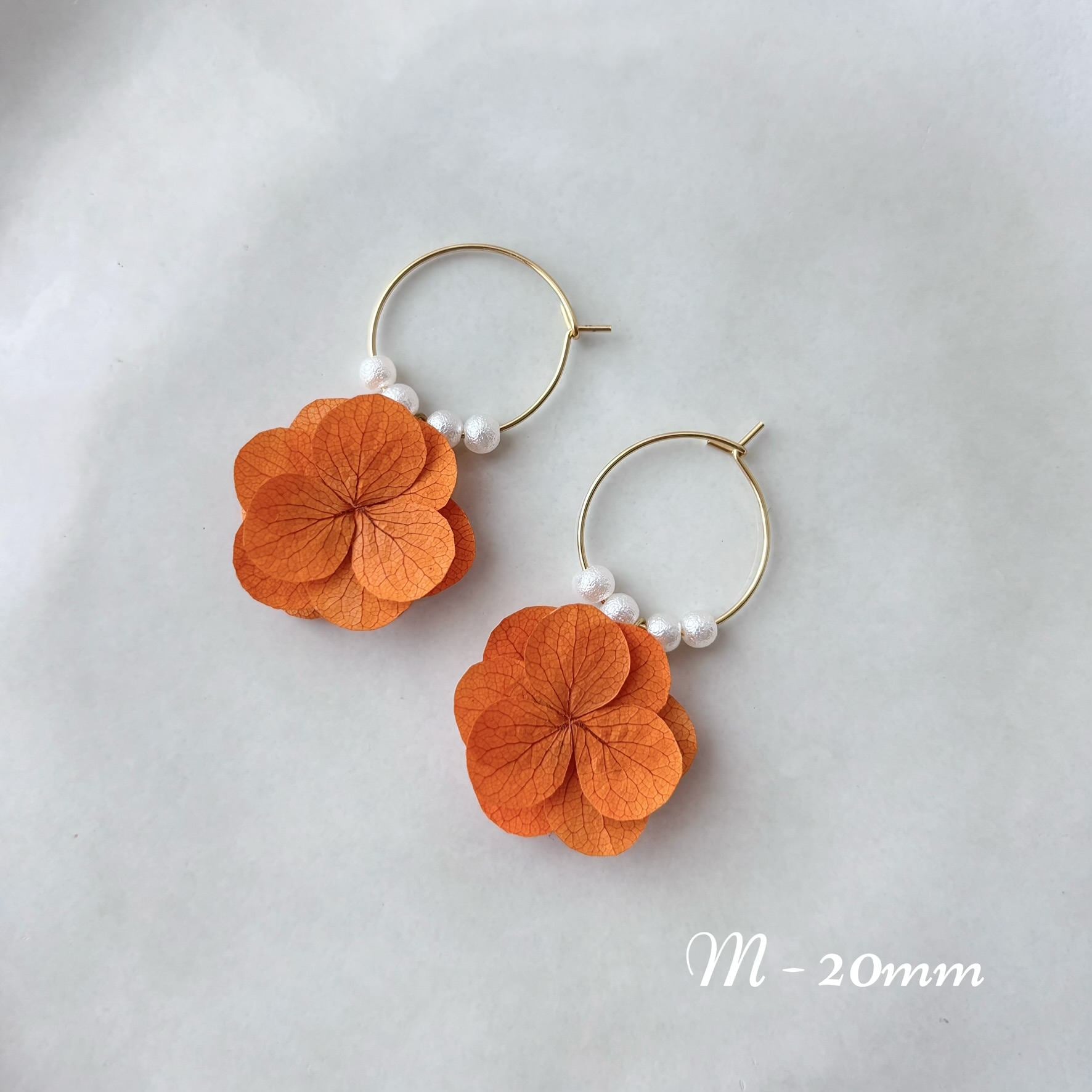 boucles d’oreilles mariage en fleurs stabilisées terracotta fait main, pour un mariage bohème chic