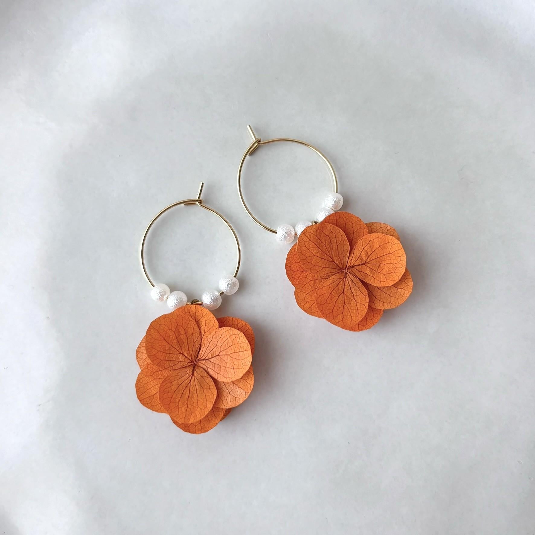 créoles mariage bohème chic en fleur terracotta et avec perles blanches