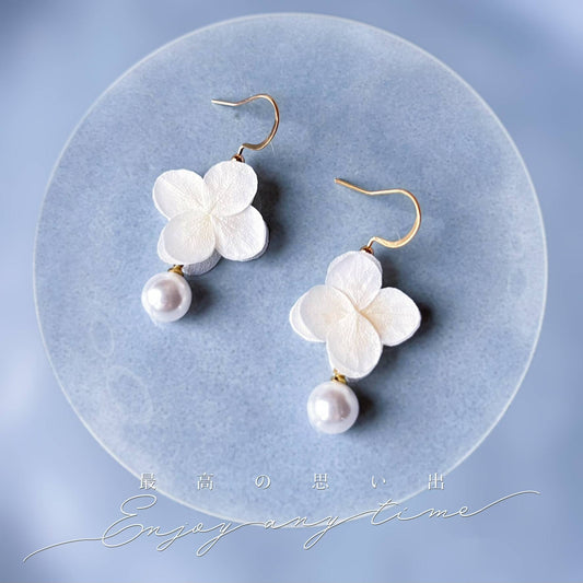 BBoucles d’oreilles pendantes fleurs stabilisées bohème chic pour mariée