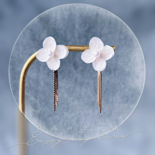 Boucles d’oreilles en hortensias stabilisés, bijoux mariage bohème chic