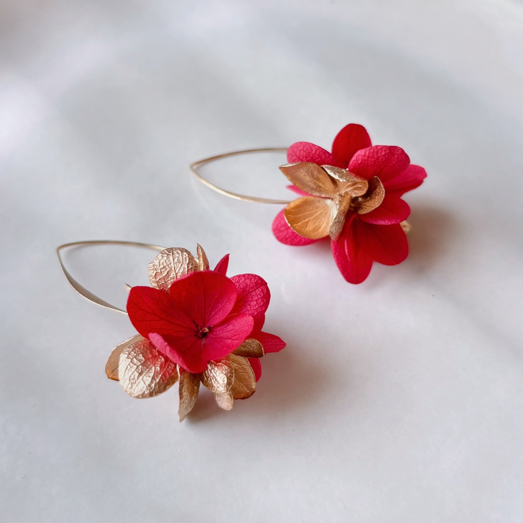 Bijoux mariage rouge Hana&Alice, boucles d’oreilles en fleurs stabilisées
