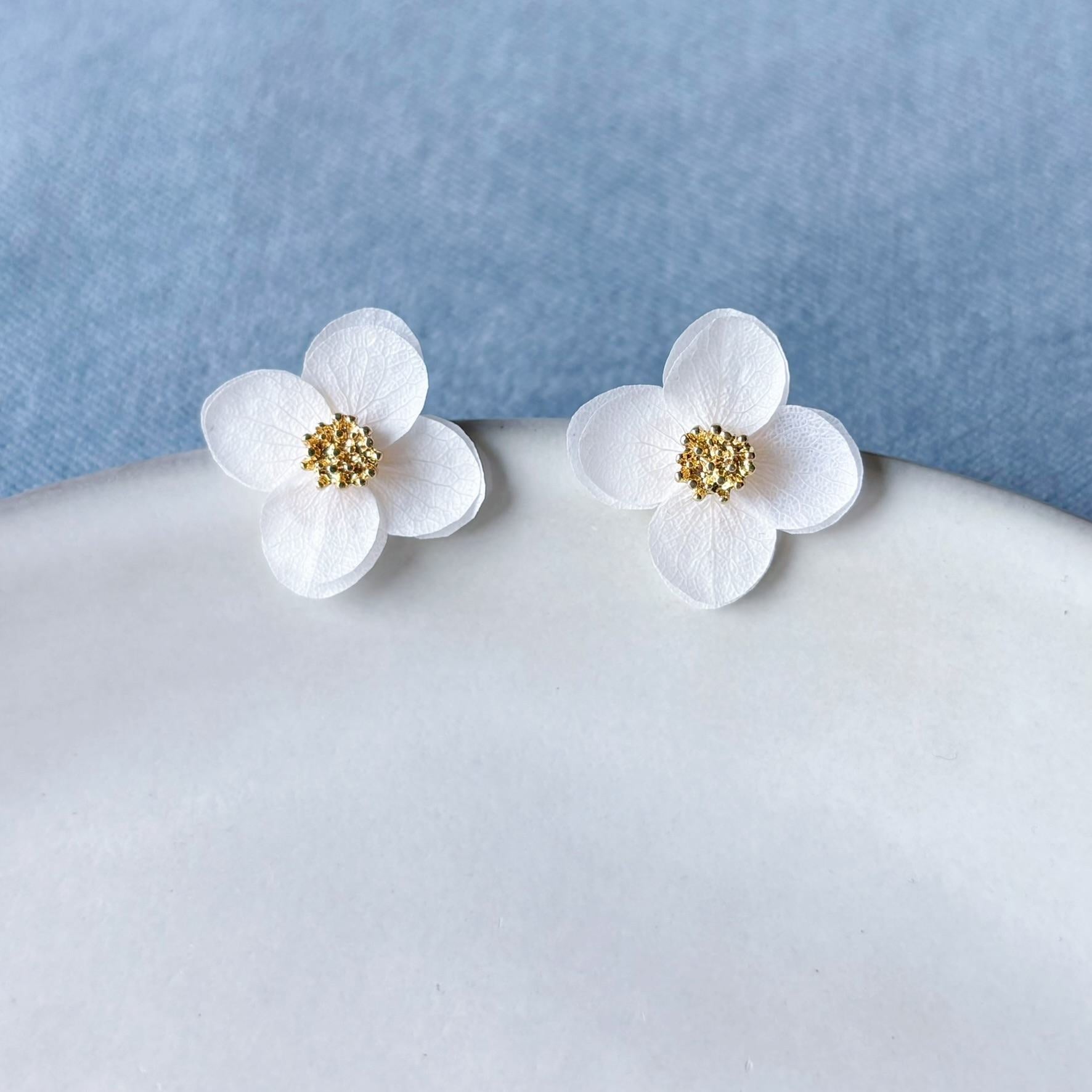 Bijoux mariage Hana&Alice, boucles d’oreilles fleurs stabilisées faites main