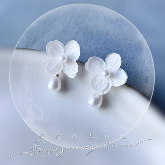 Parure bijoux mariage fleurs stabilisées, boucles d’oreilles blanches faites main
