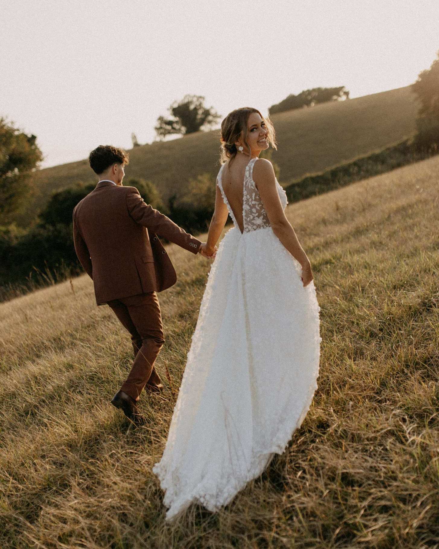 Boucles d'oreilles élégantes en fleurs stabilisées, parfaites pour un style poétique et moderne.