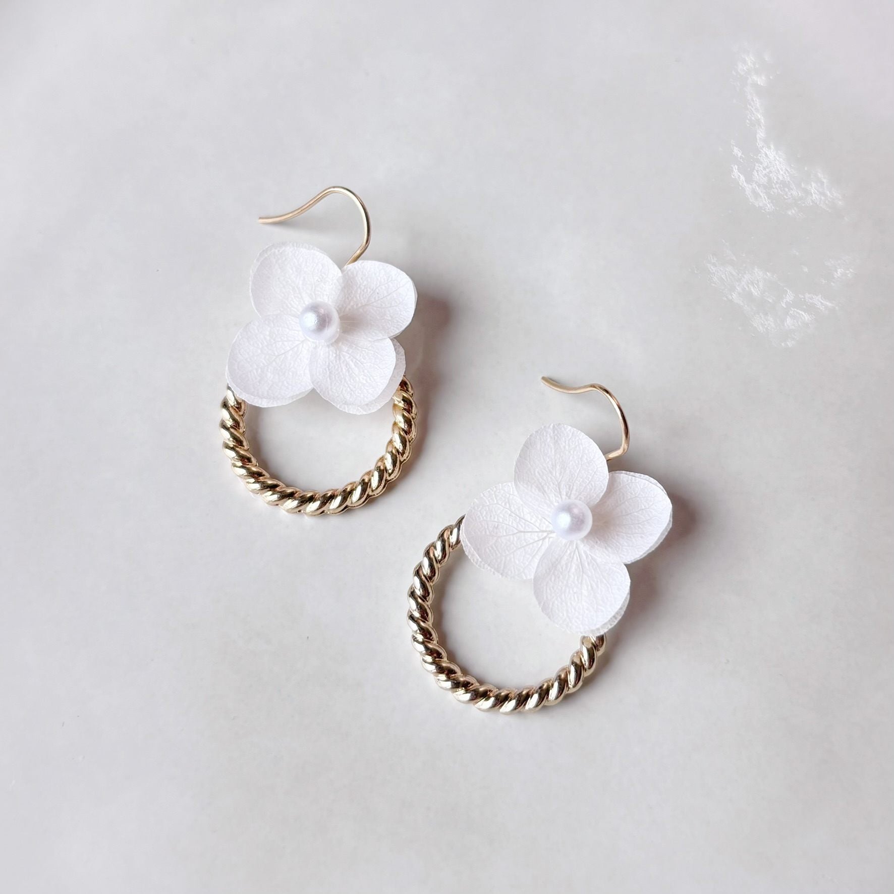 Boucles d’oreilles en fleurs stabilisées pour mariage bohème chic, fait main