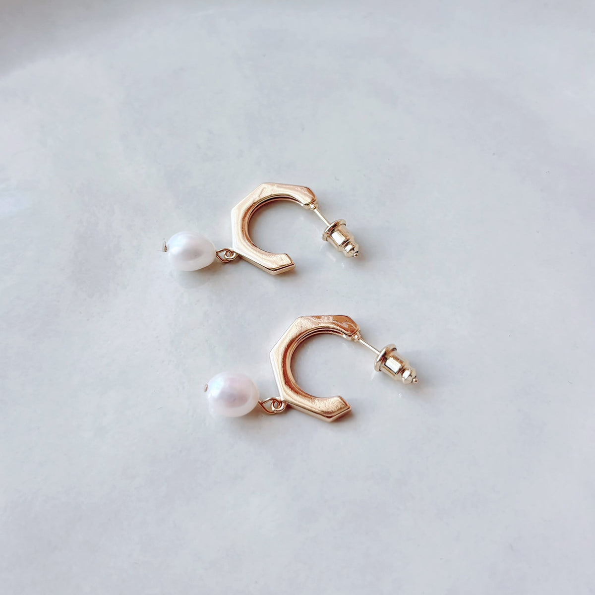 Boucles d’oreilles élégantes pour mariée avec perles naturelles d’eau douce