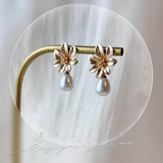 Boucles d’oreilles mariage perle modernes, création artisanale chic.