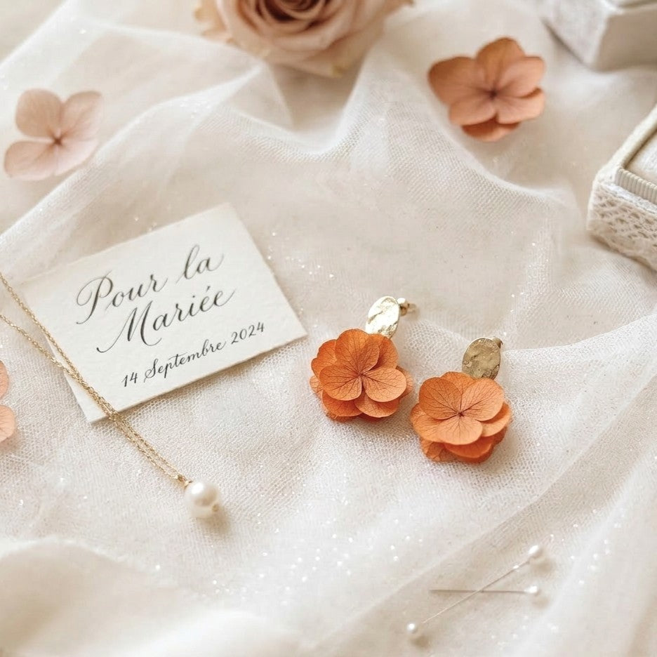 bijoux fleurs stabilisées mariage terracotta élégance naturelle