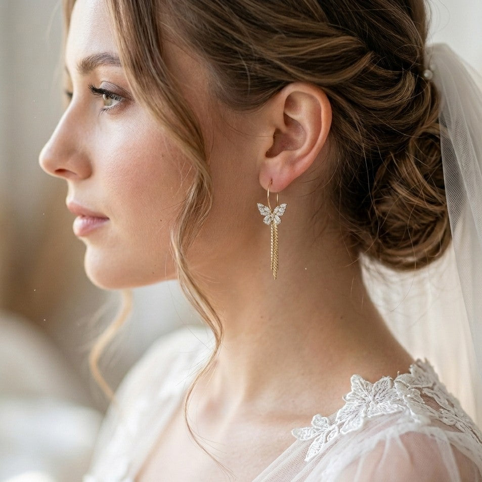 Créoles pour mariées avec breloque papillon en zircon brillant