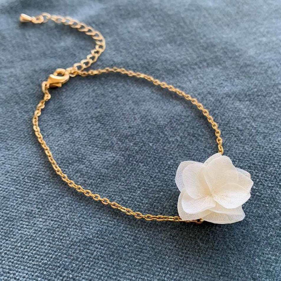 OPHÉLIE Bracelet de mariage fleur d'hortensia stabilisé blanc