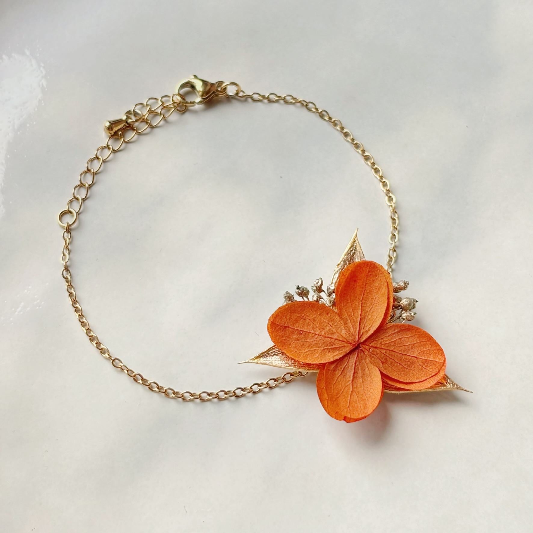 Parure bijoux mariage bohème chic Hana&Alice en fleurs stabilisées terracotta.