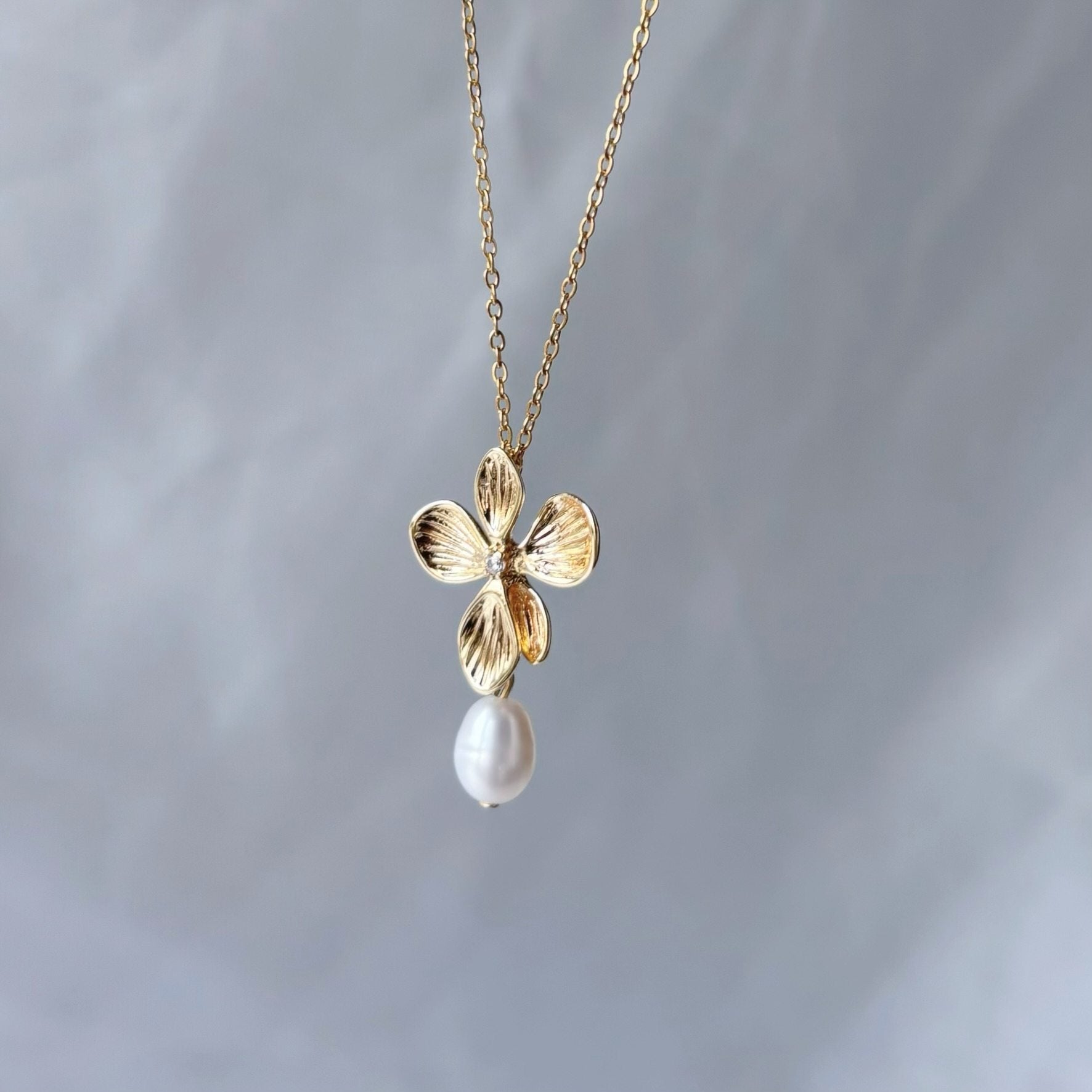 collier mariage bohème chic fleur et perle naturelle
