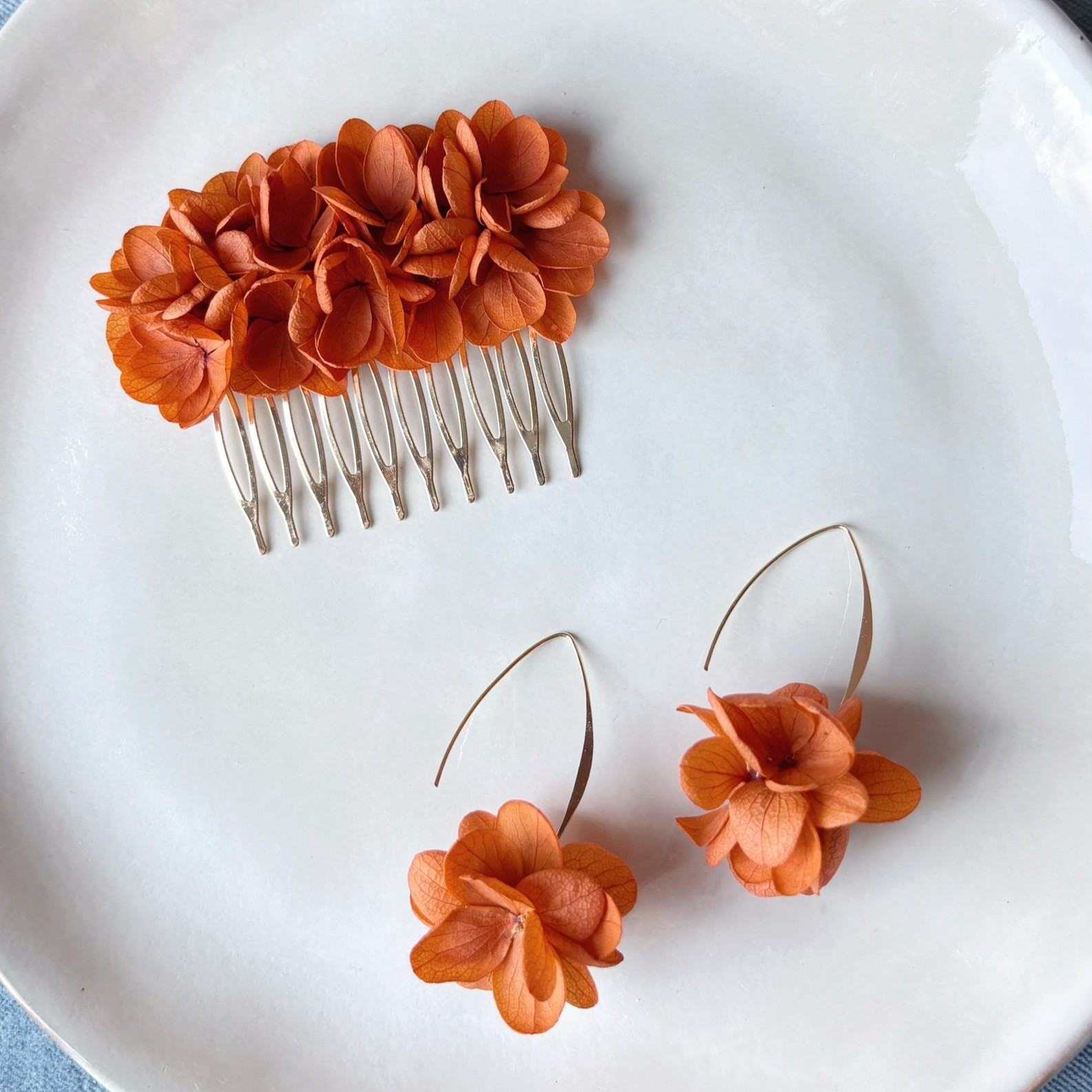 Bijou de coiffure mariage bohème chic terracotta Hana&Alice fleurs stabilisées