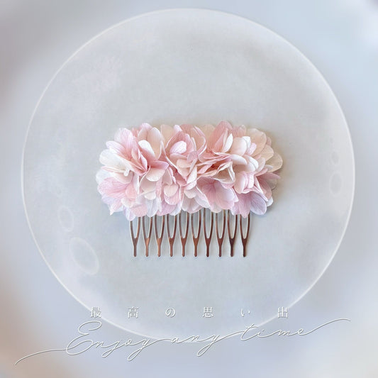 Accessoire cheveux mariage Hana&Alice, hortensias stabilisés champêtre.