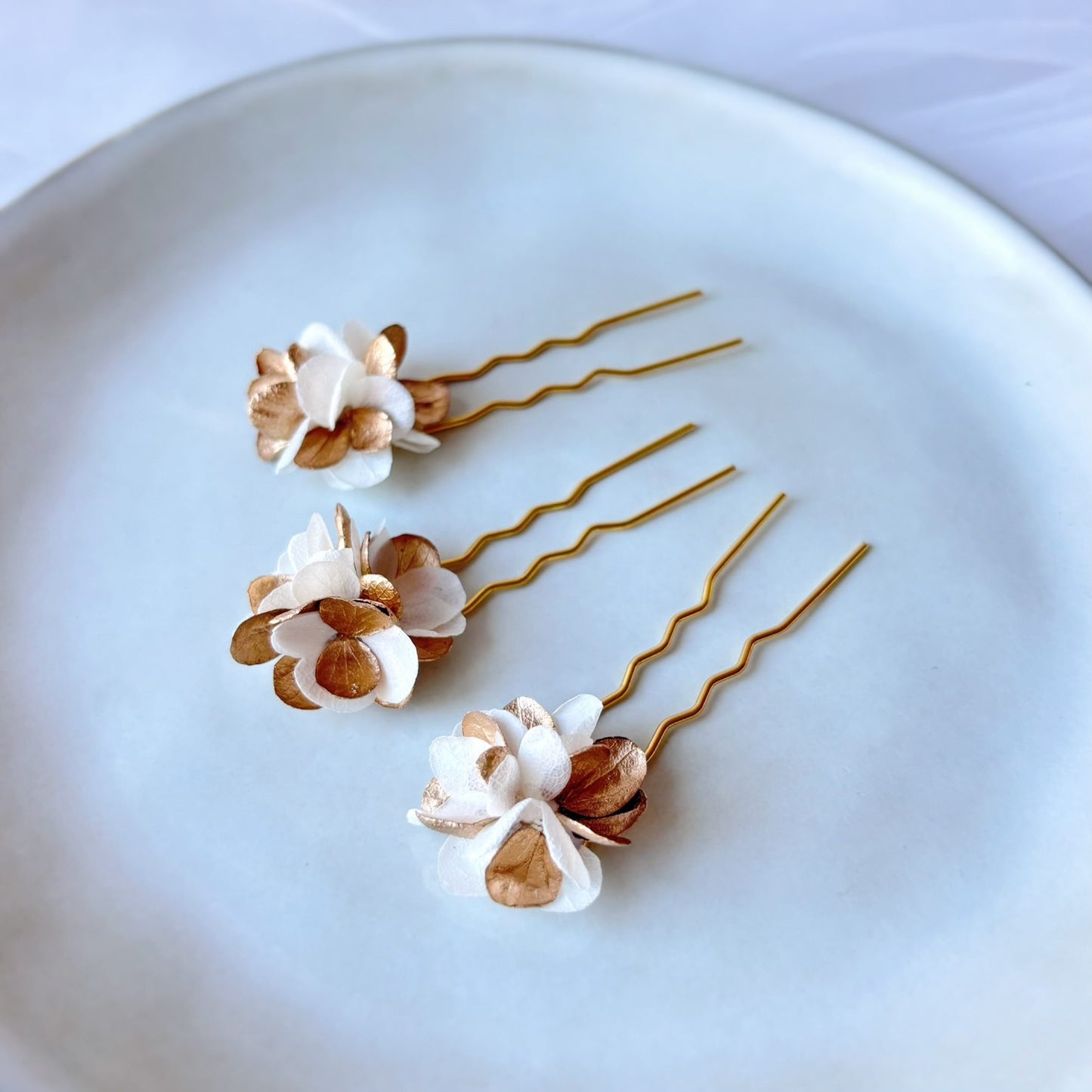 épingles à cheveux mariage bohème chic fleurs stabilisées blanches dorées