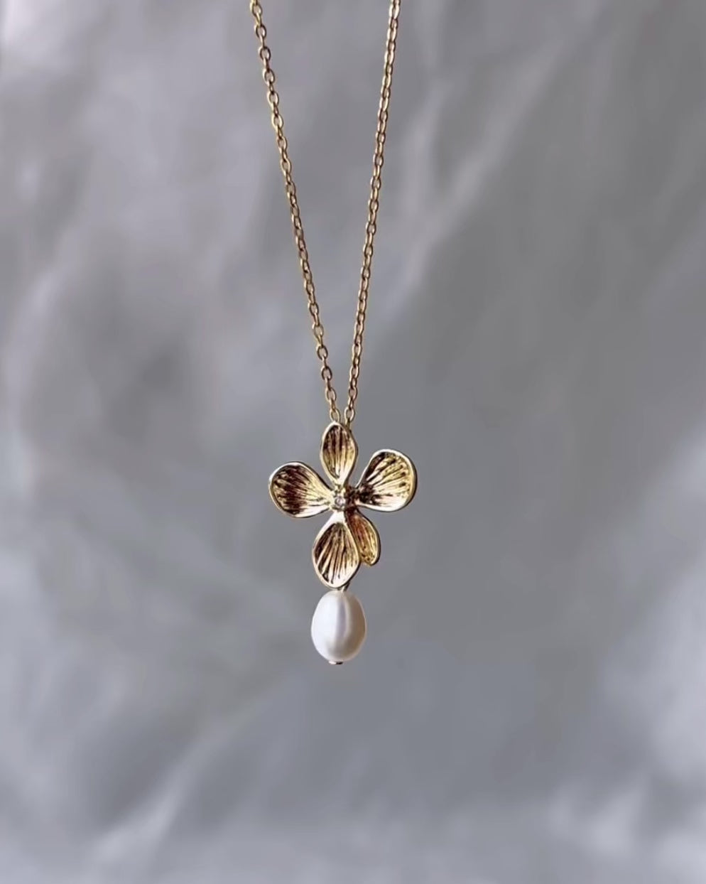 bijoux mariée collier fleur perle naturelle fait main