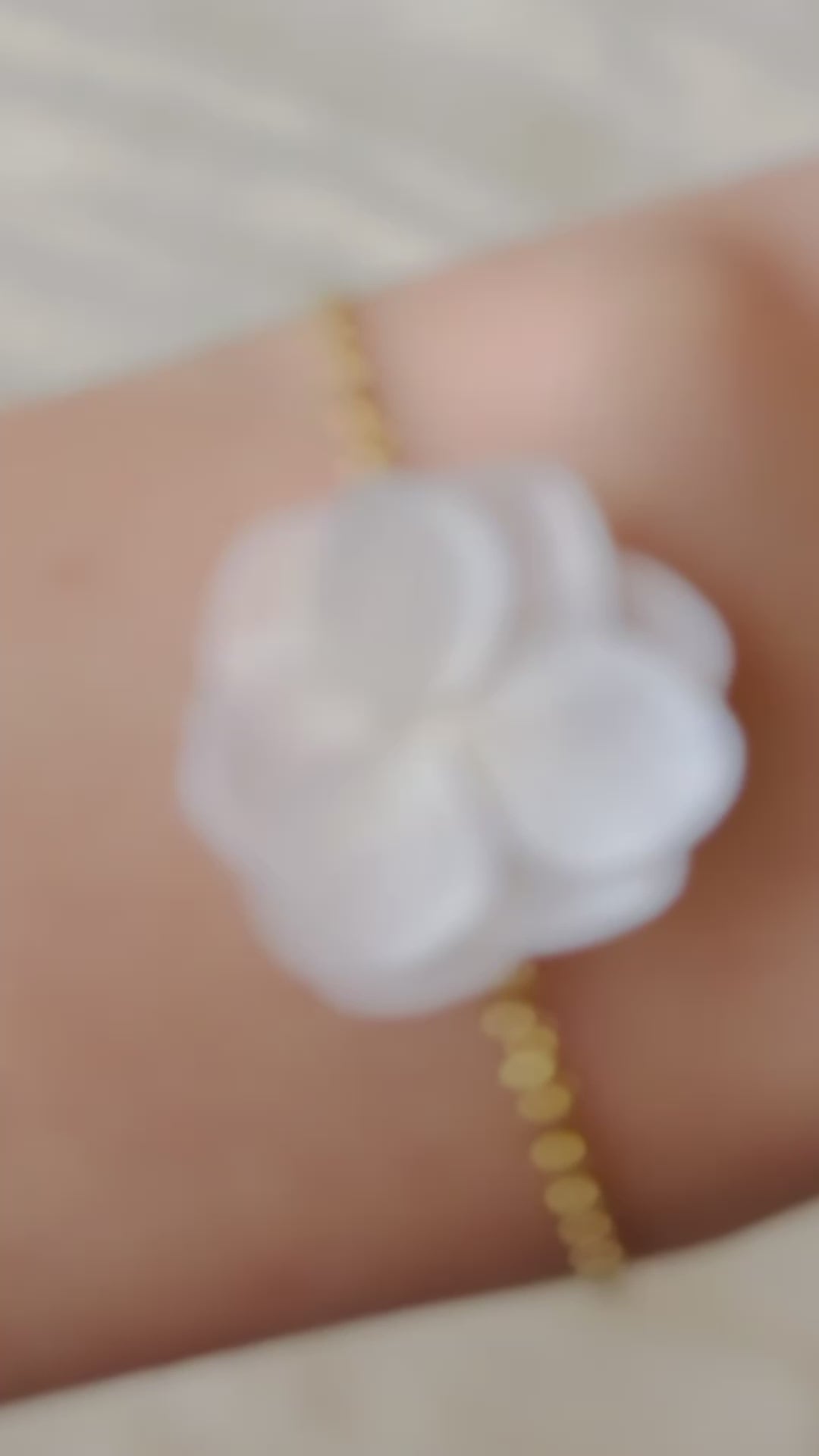 Bracelet de mariée fleurs fait main, orné de strass et perles délicates